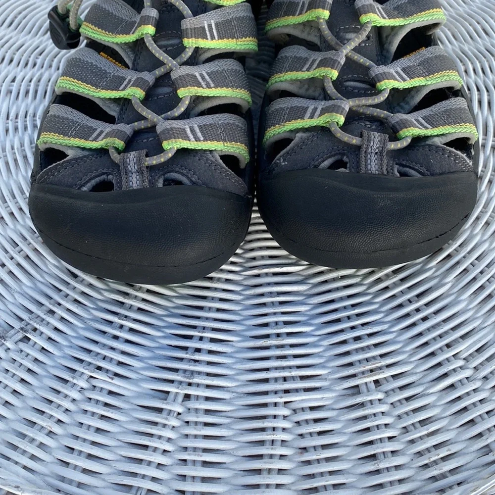 Keen Newport H2 Gray Green Water Hiking Sport Sandals (1014266) Size 5